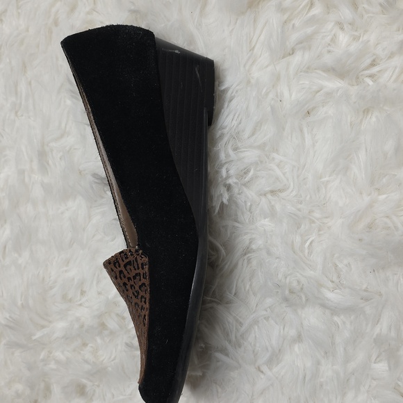 Aerosoles -Lovely- Suede Loafers. Size 5 - Picture 11 of 13